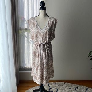 Pixie Lady sleeveless v neck tie waist dress with cream trim and pockets size 2x